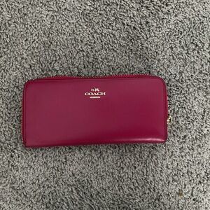Coach Women's Rich Pink Wallet